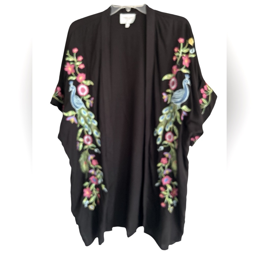 Romeo + Juliet couture Embroidered Black Kimono Top